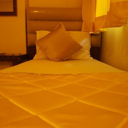 Hotel Silver Castle Мумбаї Екстер'єр фото
