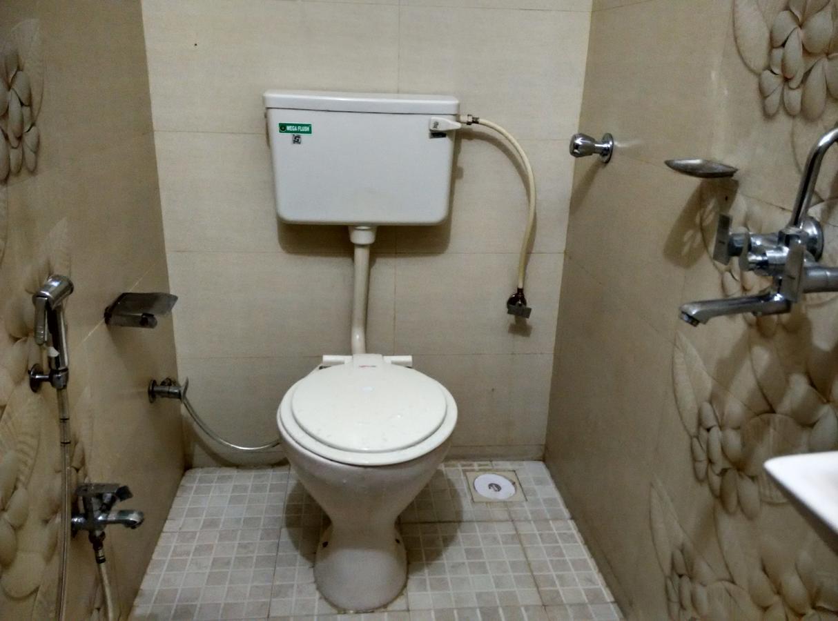 Hotel Silver Castle Мумбаї Екстер'єр фото