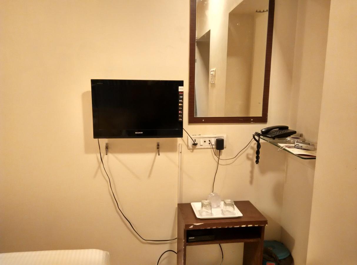 Hotel Silver Castle Мумбаї Екстер'єр фото