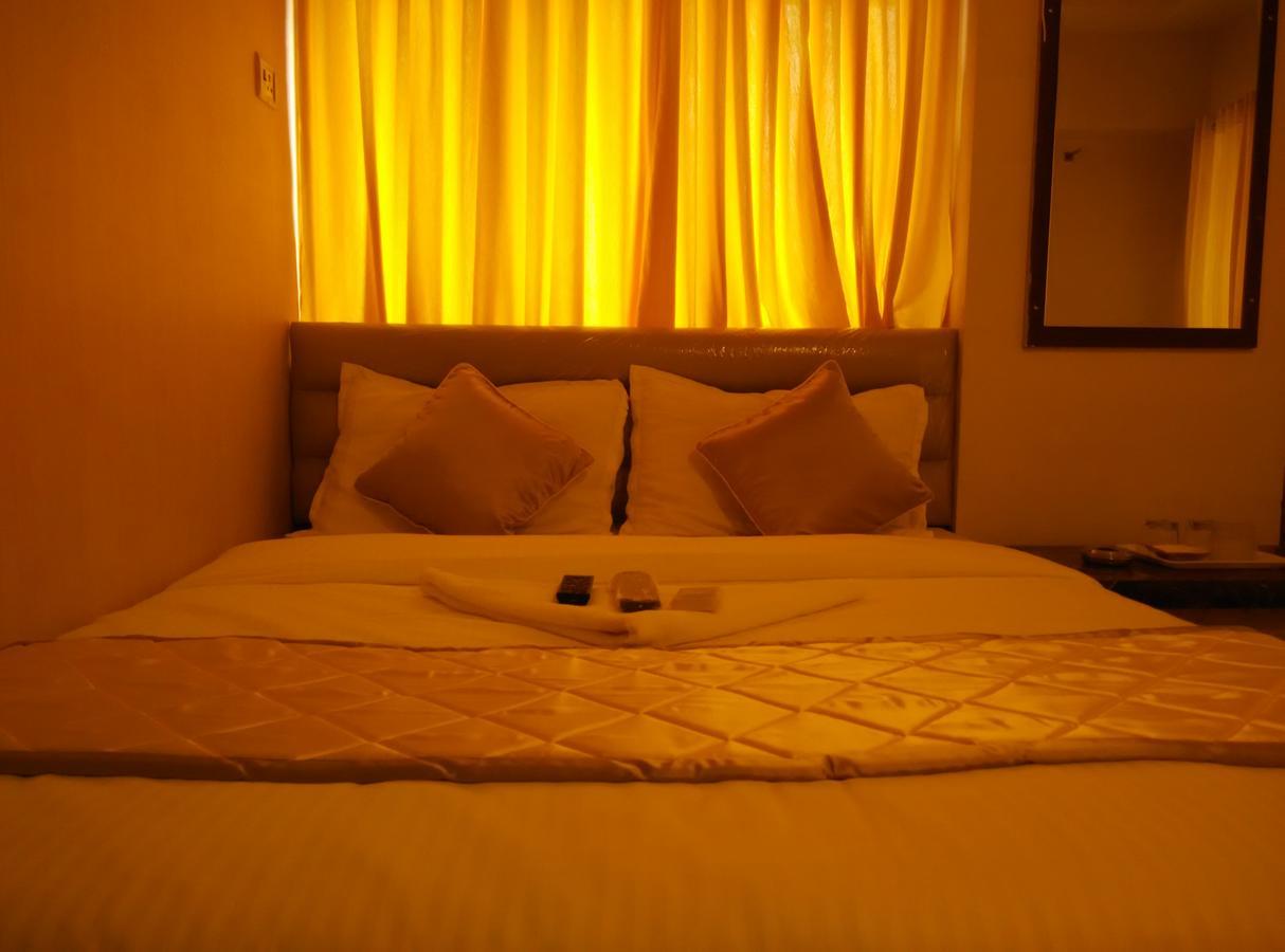 Hotel Silver Castle Мумбаї Екстер'єр фото