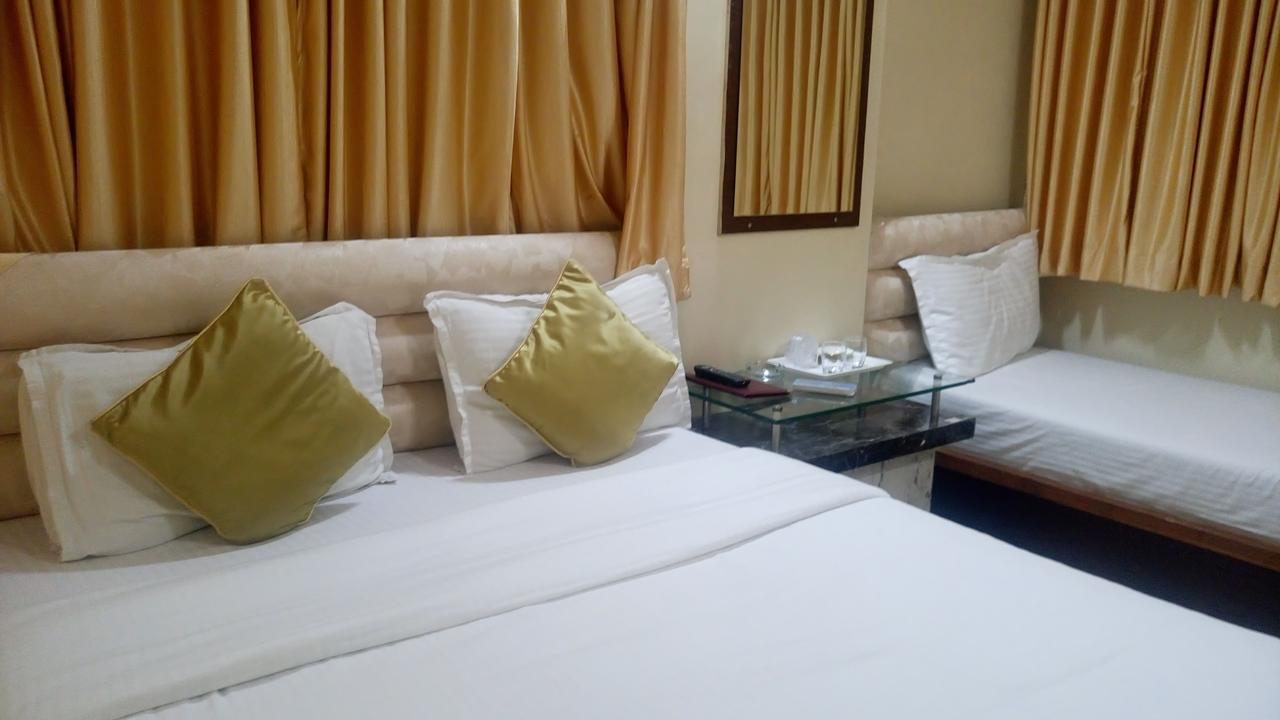 Hotel Silver Castle Мумбаї Екстер'єр фото